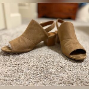 Cityclassified Tan Women's Open-Toe Sandals